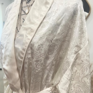 Vintage 70s Victoria's Secret Gold Label Robe • Cream Paisley Satin Kimono, M/L