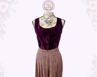 Vintage Betsey Johnson High Waisted Floral Print Shorts • USA • M