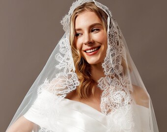 Vintage Lace Mantilla Wedding Veil with Comb - Custom Cathedral Bridal Veil, Soft Tulle Chapel Veil, Ivory Flower Lace, Special Vintage Veil