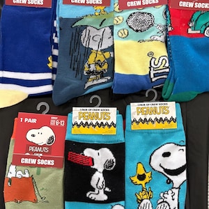 Snoopy Socks: The Beagle That Never Goes Out of Style