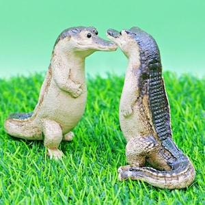 Chubby Alligator / Crocodile / Garden gift / Figurine and knick knack / Tea pet / Zisha / Ceramic