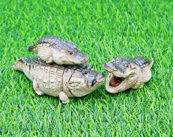 Handmade Cute Alligator Family Desk Pet, Crocodile Clay Miniature Figurine, Fairy Garden Decor, Unique Gift for Crocodile Lover, Set of 3