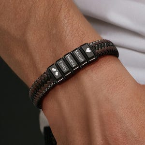Aangepaste handgemaakte leren herenarmband, gepersonaliseerde armband met naamsymbool, familiecadeau met kind- en achternaam, verjaardagscadeau voor papa