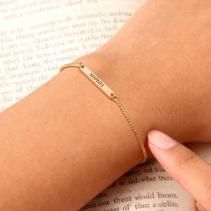 Personalized 18K Gold Bar Bracelet: Engraved Name Keepsake