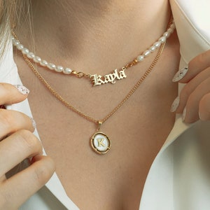 Personalized Pearl Necklace, Name Pearl Necklace, Handmade Pearls, 18k Gold Name Pendant, Luxurious Bridesmaid Gift, Necklace Gift for Mom.
