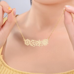 Dainty Birth flower Necklace , 18K Gold Birth Flower Bouquet Necklace, Personalized Gift, Birth flower Family Gift, Mothers Day Gifts.