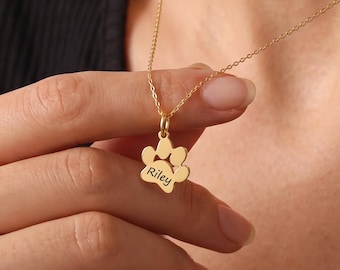 Collar con huella de pata grabada: recuerdo de plata para tu mascota