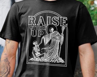 Camiseta Necromante com Humor Negro "Eleve os Outros": Presente Engraçado de Mago de D&D
