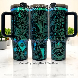 Vaso grabado con láser de 40 oz con temática de cartas del tarot: cristales, polillas y lunas