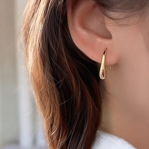 Modern drop earrings in gold or silver stainless steel, chic minimalist jewelry, lightweight, hypoallergenic, women's gift