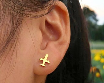 Clou d'oreille avion en acier inoxydable, petite puce d'oreille avion, boucle d'oreille femme minimaliste, boucle d'oreille piercing doré
