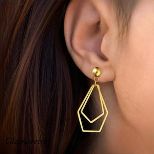 Minimalist geometric earrings in gold or silver stainless steel, lightweight and elegant design, modern jewelry for women