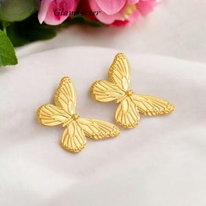 Textured butterfly earrings in gold or silver stainless steel, elegant and romantic pattern, lightweight chic jewelry for women