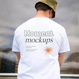Gildan 5000 wit shirt mockup lifestyle mockup model mockup outdoor mockup trendy natuur mockup esthetische mockup oversized T-shirt POD-mockup