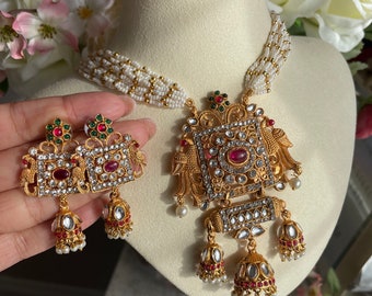 RANI Antique Indian Polki Bridal Wedding Jewelry Set in Gold | Necklace, Earrings, and Tikka with Kundan Polki Accents Wedding Parties