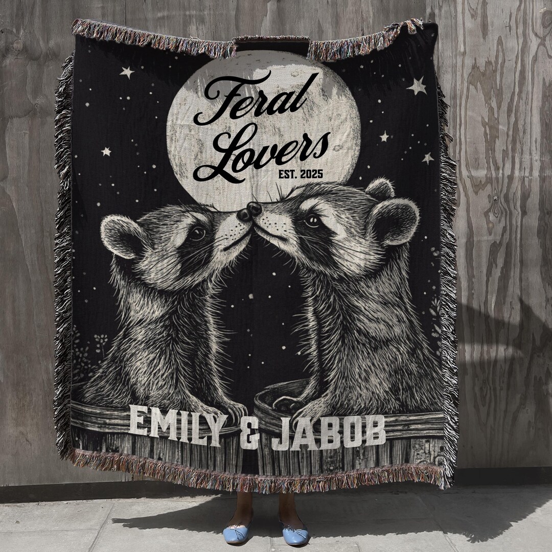Raccoon Floral Pattern Print Hooded Blanket main image 1
