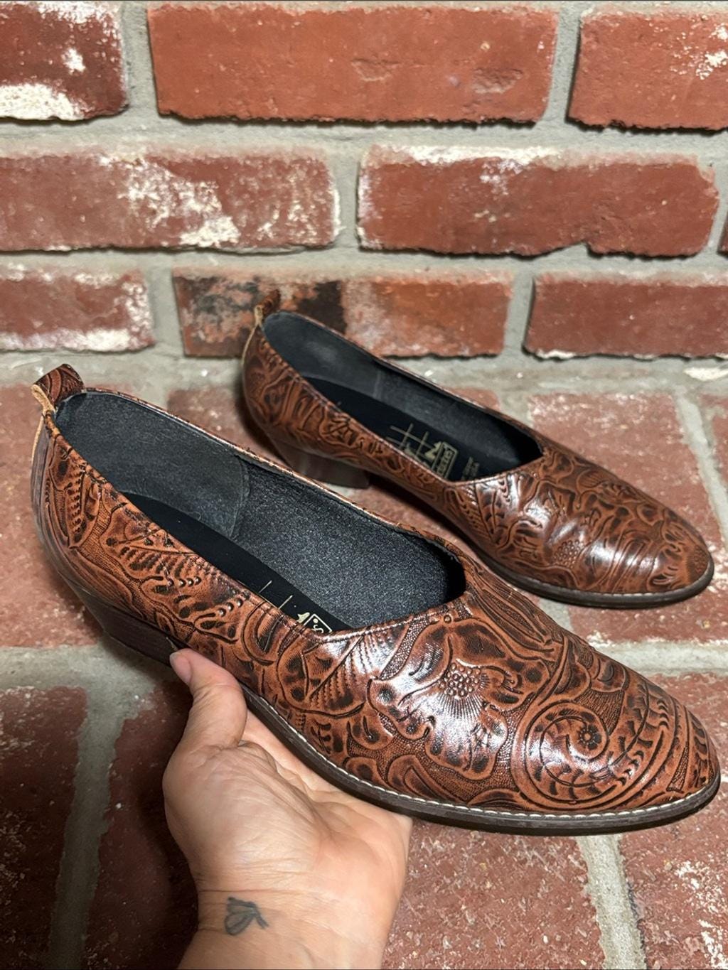shoe store tic tac toes organ shoes Vintage Tic Tac Toes Embossed Tooled Leather Floral Detail Made in USA Size 