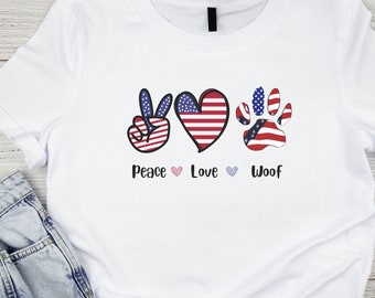 Camiseta americana para perro, camiseta patriótica para perro, camiseta con estrellas y rayas, camiseta gráfica para perro, regalo para amantes de los perros, camiseta divertida, Peace Love Woof, 4 de julio de 2025