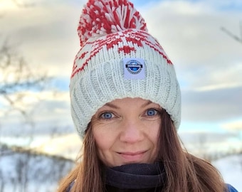 Ruby Flora Nordic Reflective Super Bobble Hat