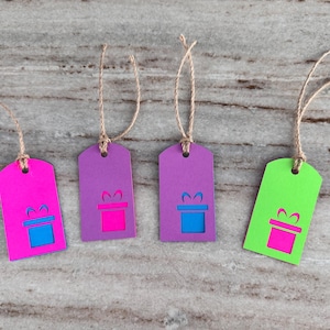 Étiquettes pour cadeaux d&#39;anniversaire faites main : étiquettes pour sacs cadeaux (Lot de 4)