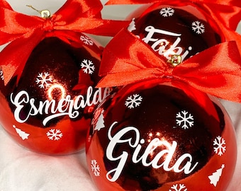 Palline di Natale Personalizzate con Nome e Decori Festivi. Pallina natalizia personalizzata, sfera grande rossa 10 cm con confezione regalo.