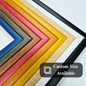 Marco de madera colorido para fotos, pósteres o diplomas. Diseño moderno y fino. Hecho a medida. Disponible en tamaños A4, A3, A2 y A1.