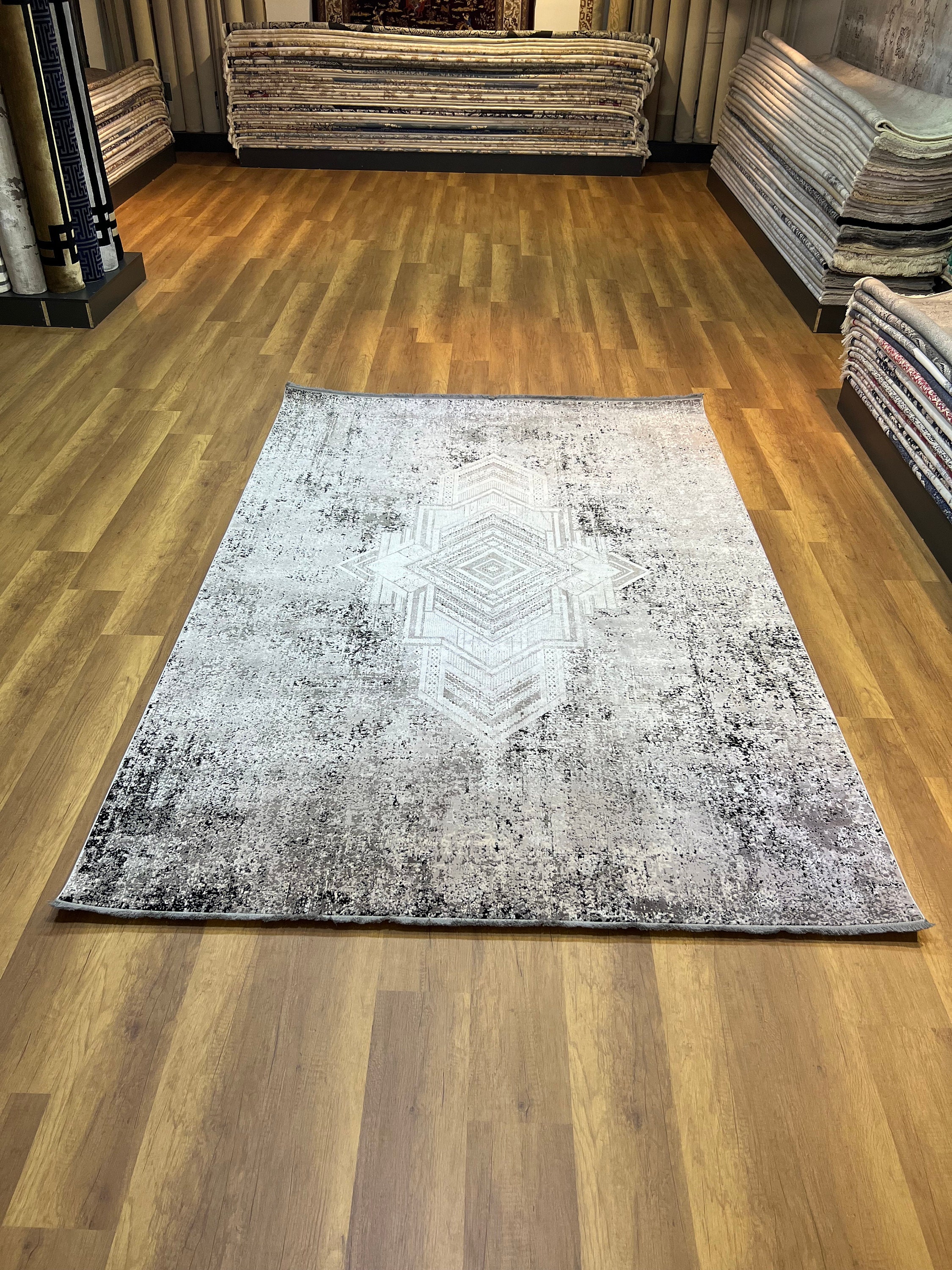 グレー ブラック ラグ、7x10 本物のラグ、竹シルク ラグ、モダン ラグ