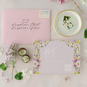 Wildblumen druckbare rosa Blumen-RSVP-Postkarte, Frühlings-DIY bearbeitbare und herunterladbare Vorlage - Boho Chic Pink Suit, druckbare Hochzeitseinladung