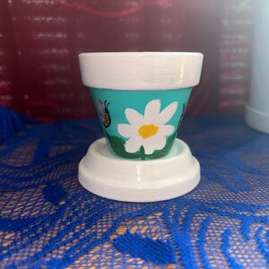 Hand Painted Bee on Daisy Mini Terracotta Pot