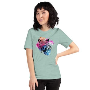 Unisex T-Shirt Vibrant Leopard Design