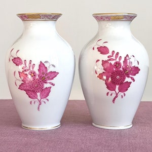 1x Herend vaas framboos APPONYI PURPLE - handgeschilderde vaas - Herend Hungary Fine China Porselein - Herend porselein cadeau 14 cm (5,5")