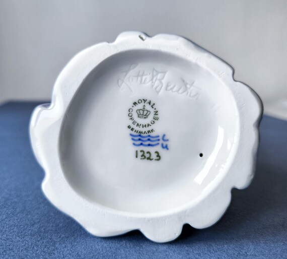 ボーンホルム島の少女 ＃1323 ☆ロイヤルコペンハーゲン デンマーク 絶版