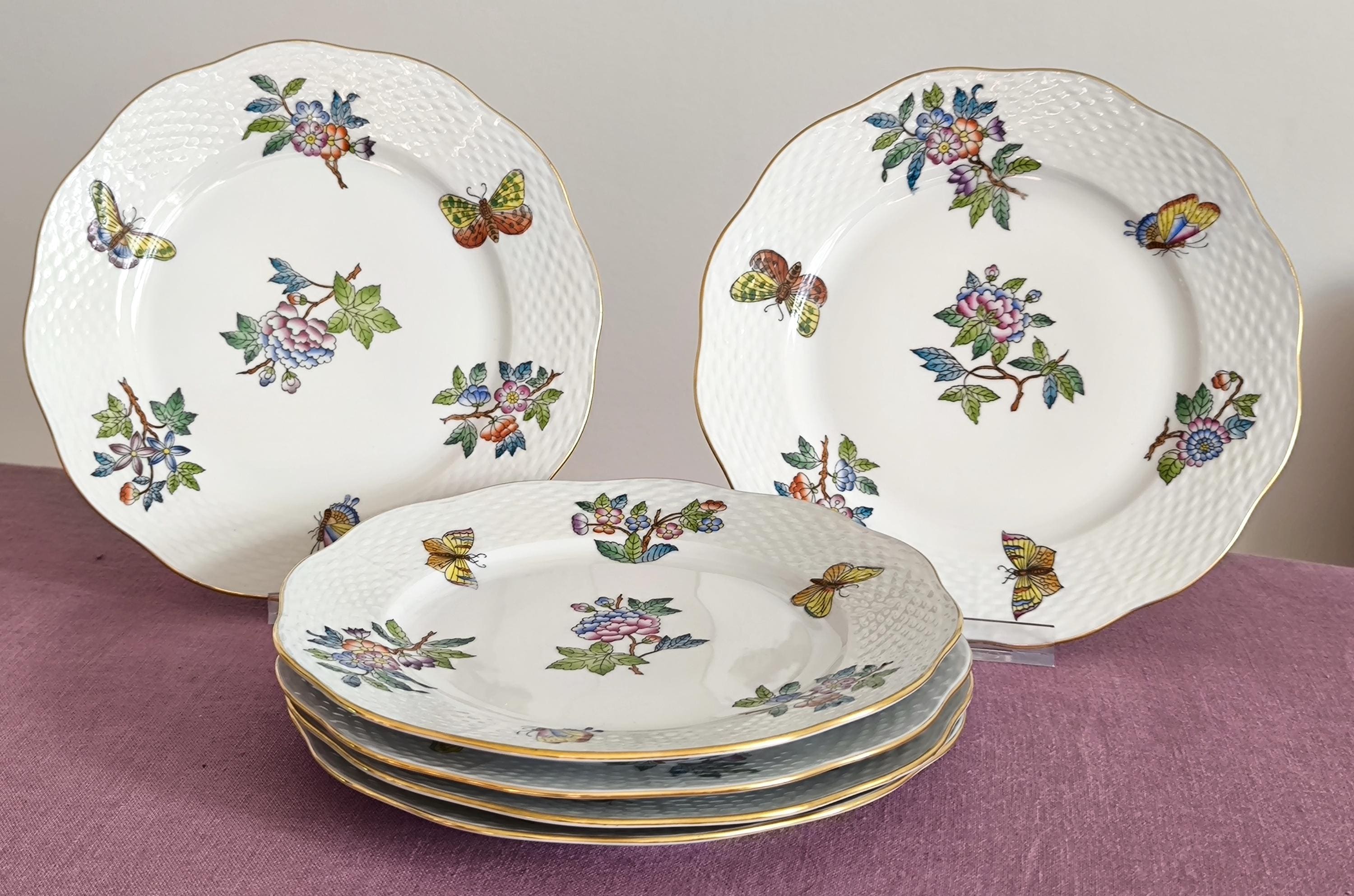 1 X Herend Plate Queen Victoria, Herend Hungary Handpainted Fine