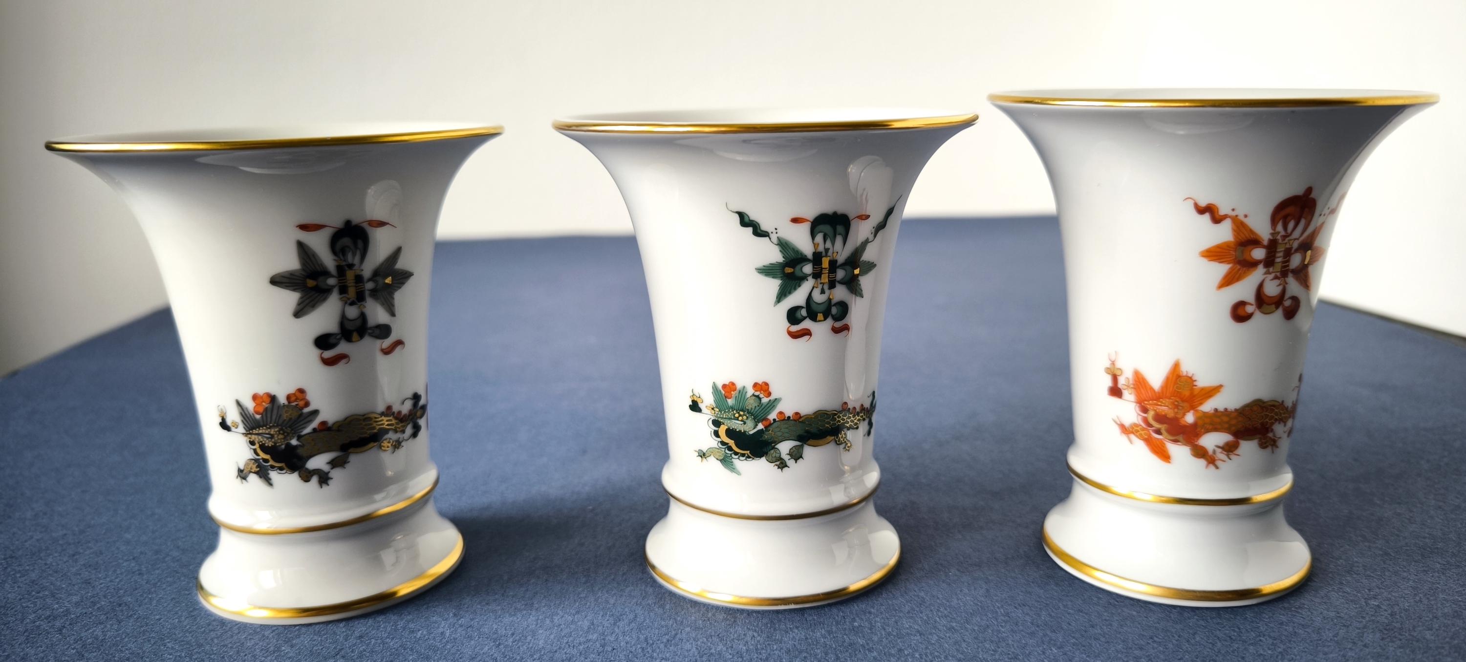 MEISSEN花瓶 1x Meissen Dragon Pattern Bud Vase Black, Green & iron red