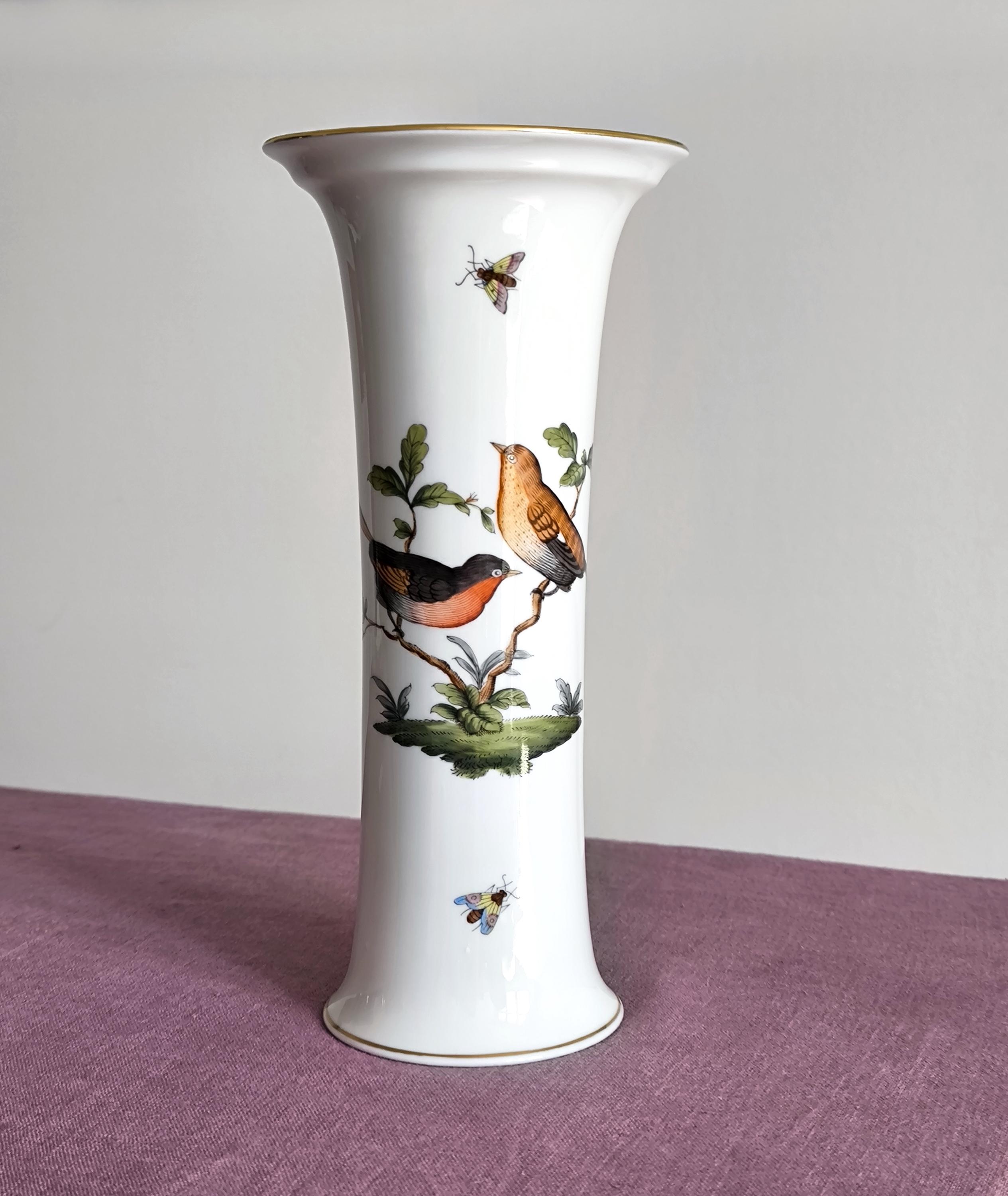 Herend Vase Rothschild Bird - Handpainted Vase Herend Hungary Fine China Porcelain - Herend porcelain gift Vase 7031, 24 cm ( 9.5")