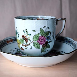 Herend koffiekop met schotel Indiase mand handgeschilderd porselein, Herend Hongarije porselein porselein espressokop 707