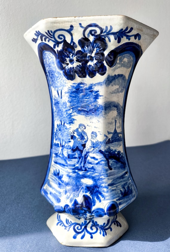 18 世紀のデルフトブルーの花瓶、De Lampetkan LPK 作 – 本物の手描き
