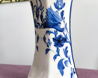 18 世紀のデルフトブルーの花瓶、De Lampetkan LPK 作 – 本物の手描き