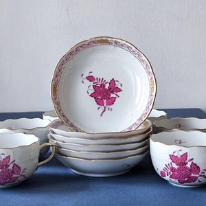 Herend Coffee Cup & Saucer Set, Herend Hungary Porcelain Apponyi pink, Tea Cup Chinese Bouquet Raspberry 704, Collectible Dinnerware Gift