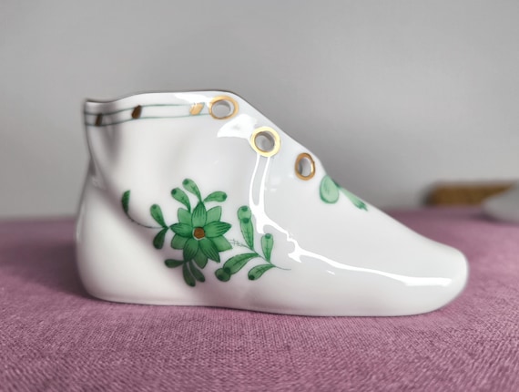 1x Herend Porcelain Baby Shoe Figurine - Hand-painted Collectible