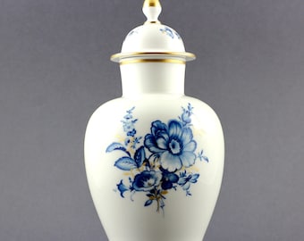 Meissen Vase Blau Gekreuzte Schwerter Vase Blumen Motiv Handgemaltes Porzellan Meissen Luxus Porzellan Geschenk Meissen Blumenmalerei