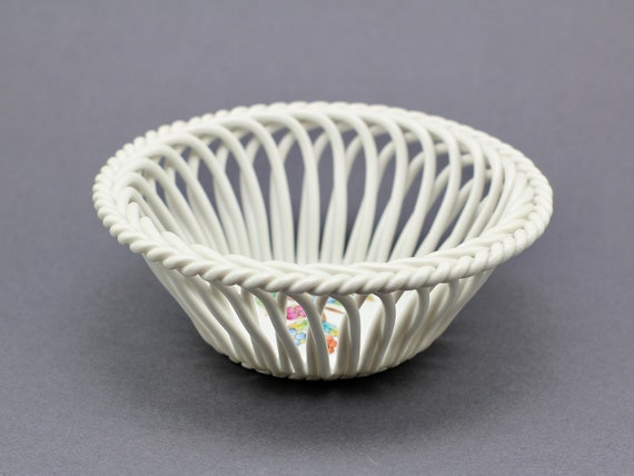 食器 HERENDHVNGARY HANDPAINTED Herend Handpainted Queen Victoria Open Weave Bowl, Herend Hungary