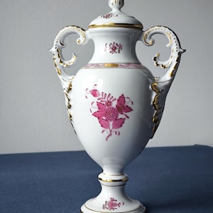 Herend Lidded Vase- Apponyi Pink Raspberry Handpainted Hungarian porcelain Lid Vase- Herend Hungary Fine China Porcelain gift for Home decor