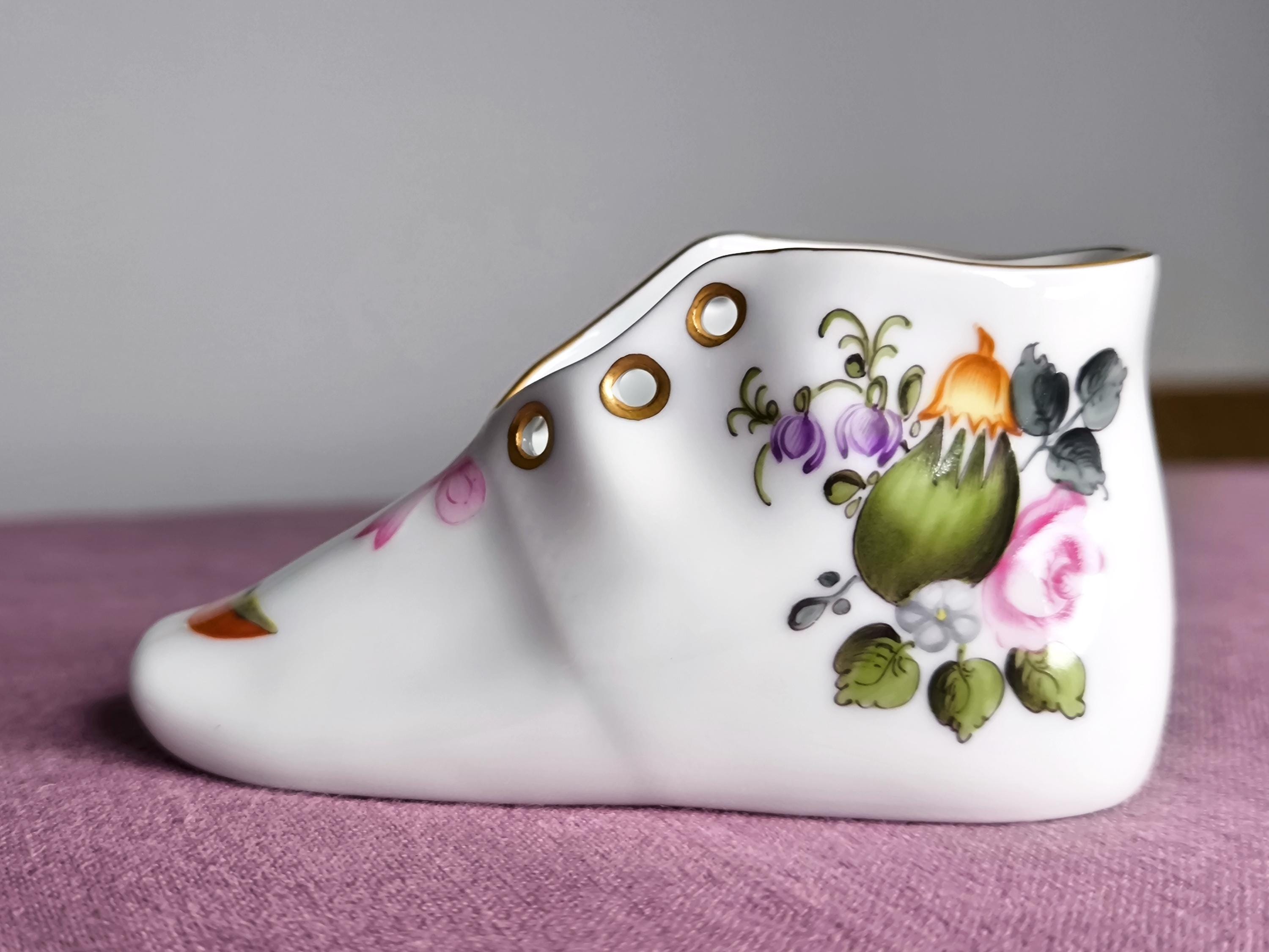 1x Herend Porcelain Baby Shoe Figurine - Hand-painted Collectible