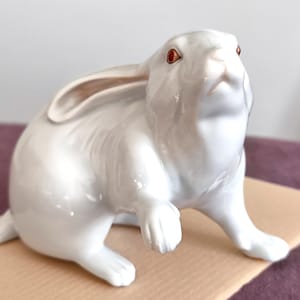 Beeldje konijn Herend, Herend Hongarije Fijn porselein porselein dier sculptuur, Herend porselein paascadeau 5335 - Porselein konijn beeldje