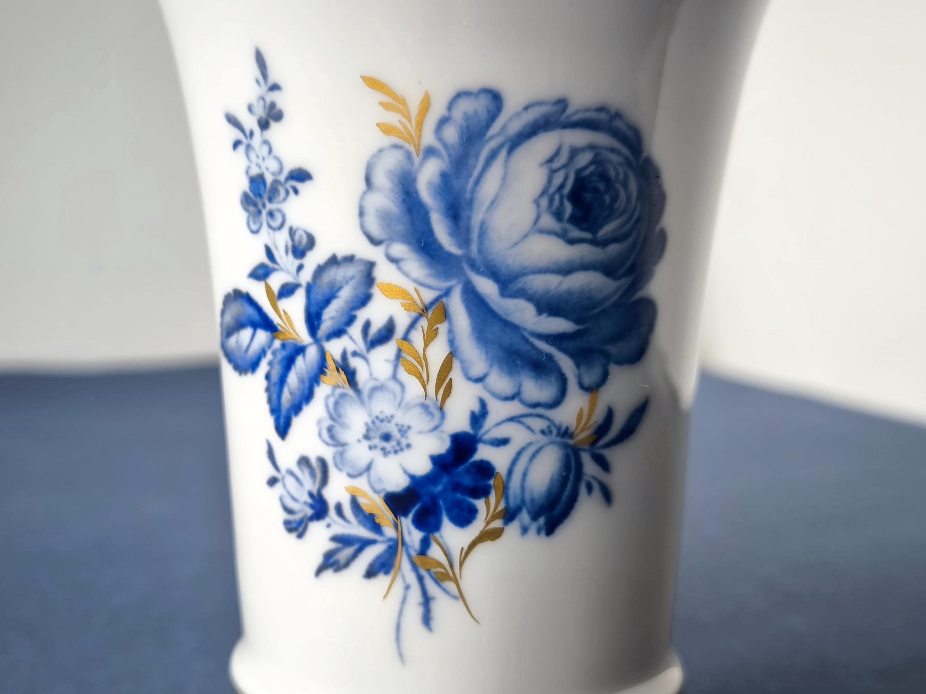 マイセンの花瓶 ブルーローズ＆インセクト 14 cm、ヴィンテージ