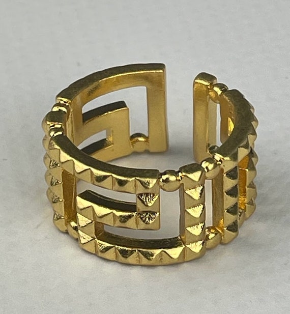 Vintage Versace Amazing Gold Ring Size 6 With Spik