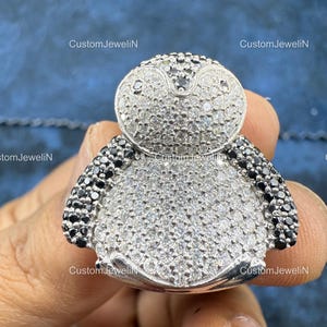 Colgante con personaje helado, colgante de pingüino con moissanita blanca y negra, colgante de hip hop para hombre, joyería de rapero, plata 925, regalo de joyería