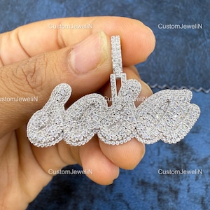 Colgante con nombre personalizado, colgante de moissanita VVS de plata de ley 925, colgante con letra pequeña, colgante de moissanita blanca D con acabado helado de hip hop.