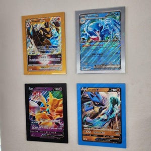 Jogo de cartas colecionáveis Pokémon Jumbo com moldura magnética de parede